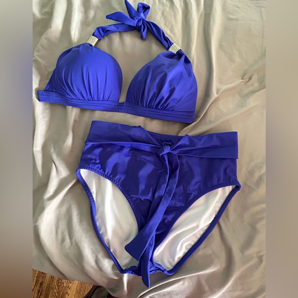 Blue 2 piece swimsuit from Venus The top is DD and the bottom is a size 10